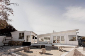 South Arm Beach House- Beach Front With Fire-Pit And Ocean Views